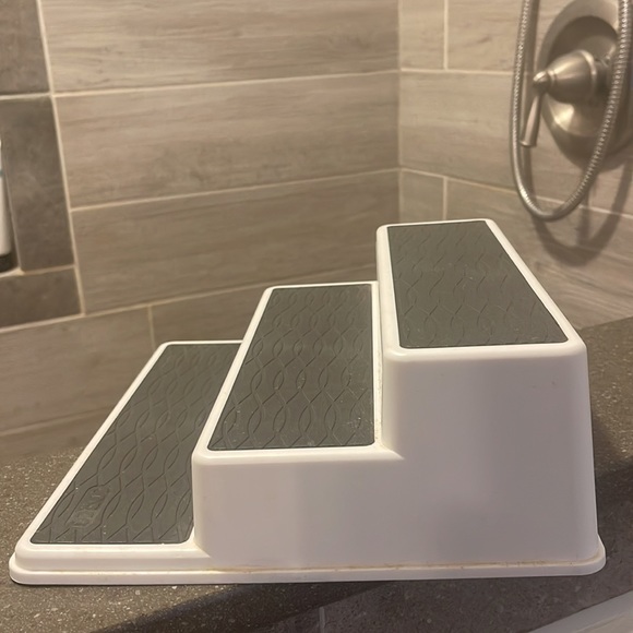 Get Organized with this New Non-Skid Shelf Organizer Features Three Shelves - Picture 5 of 9